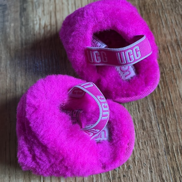 0/1 New Baby Ugg Sandals - Picture 6 of 6